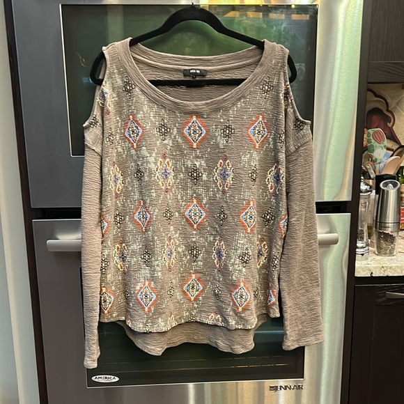 Miss Me Tan Long Sleeve‎ Graphic Blouse - Picture 1 of 5